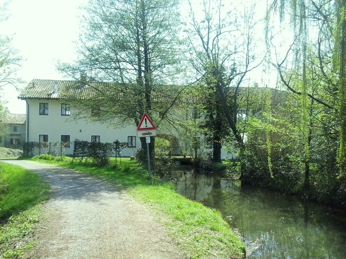 cascina-aoutside-Milan